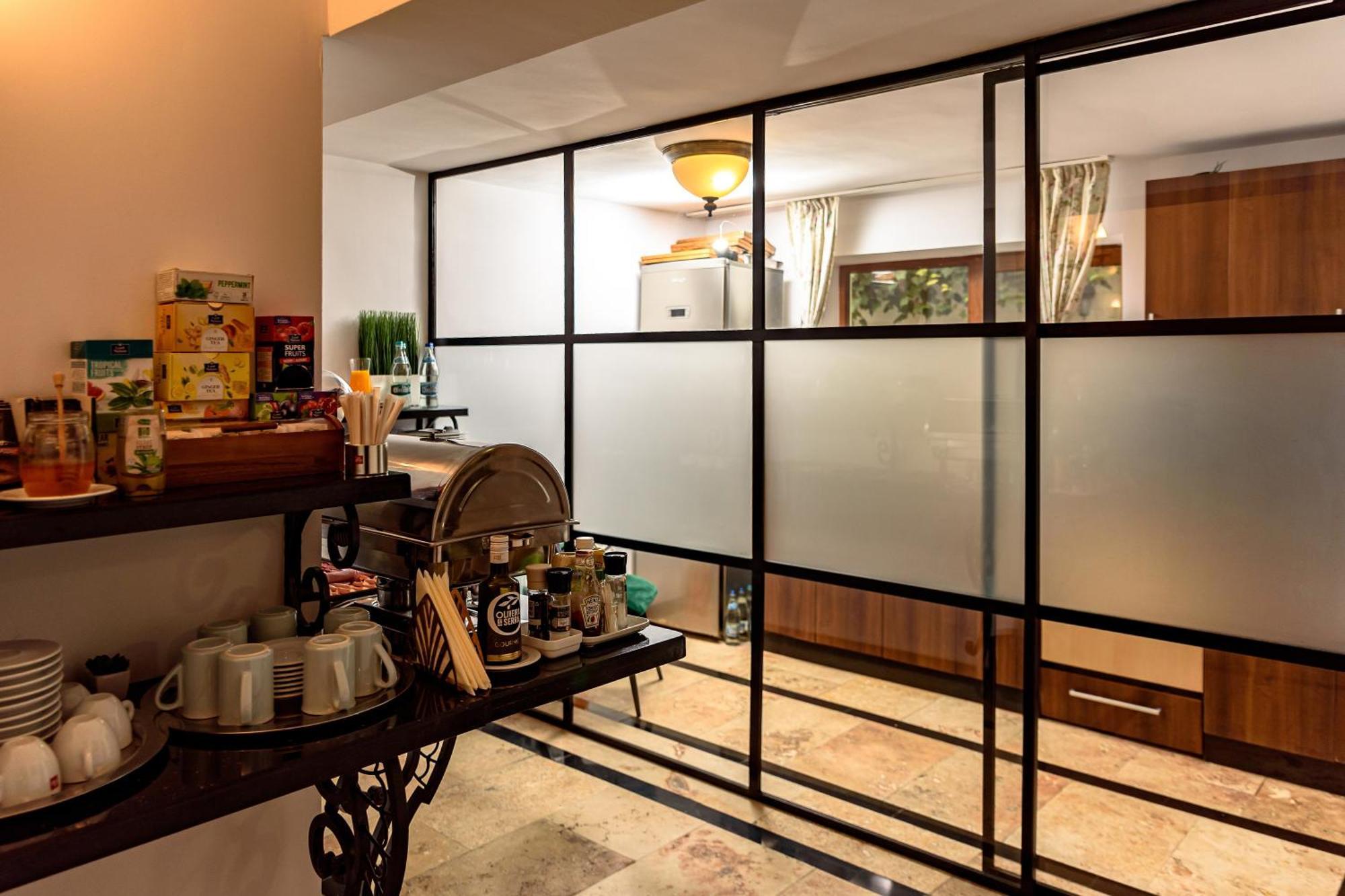 Vila Sarada Boutique デヴァ エクステリア 写真
