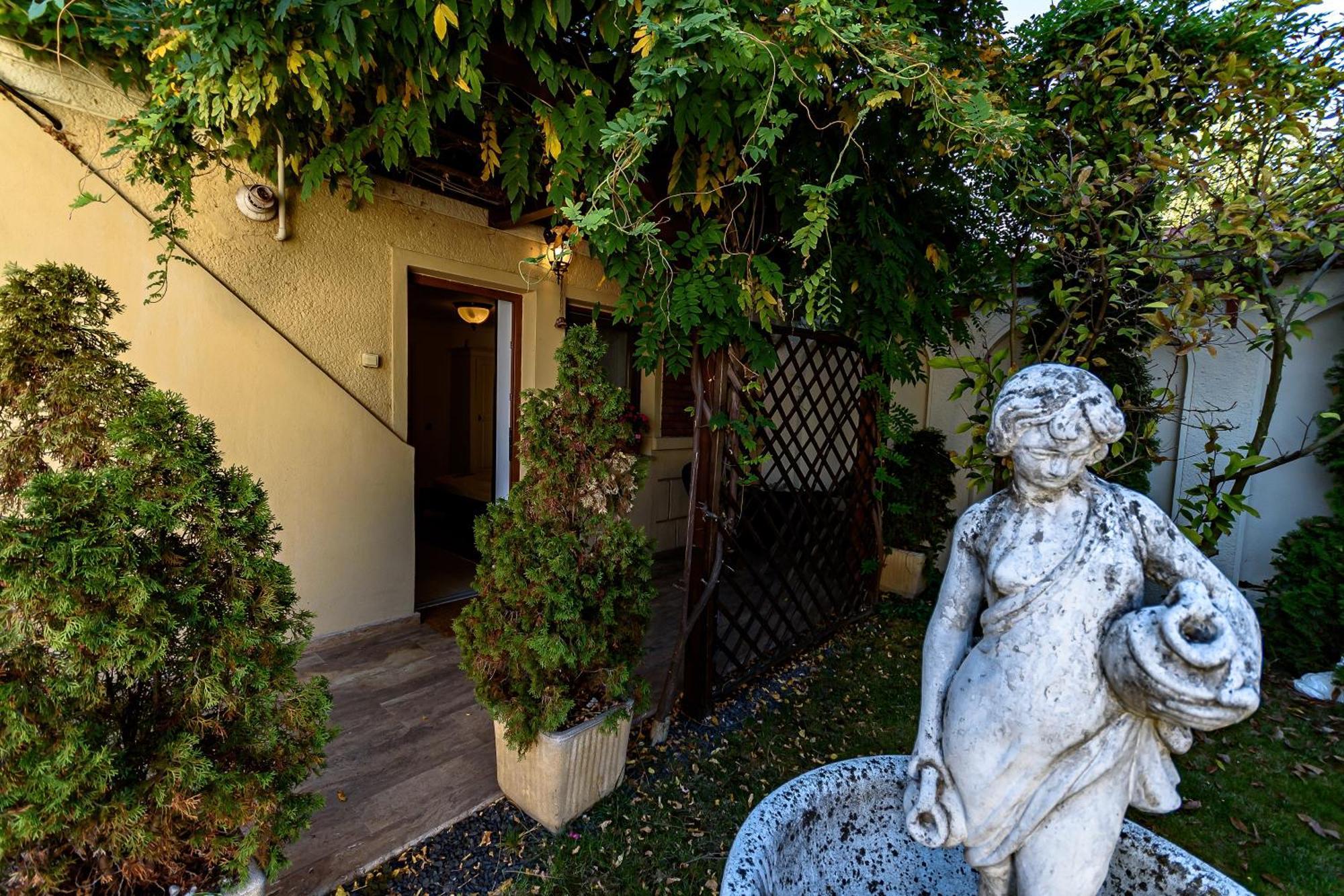 Vila Sarada Boutique デヴァ エクステリア 写真